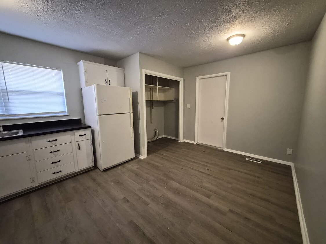 Photo - 4102 Biscayne Rd (Indianapolis, IN)