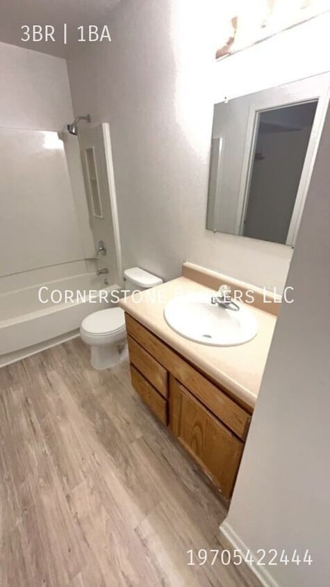 Building Photo - 124 S Curtis St