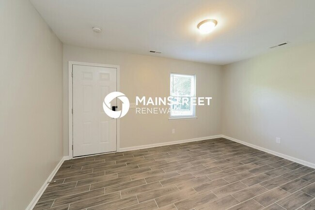 Building Photo - 4 Bedroom Pet-Friendly Home in Winston-Salem, NC with Main Street Renewal