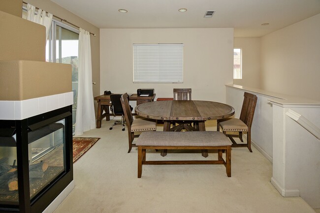 dining area - 842 Basking Ln