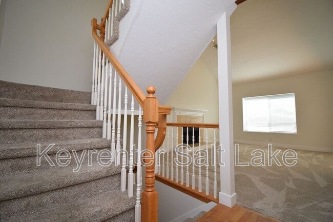 Foto del edificio - 6888 Hillside Village Cir