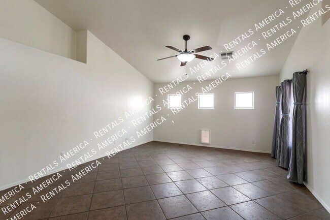 Foto del edificio - 14024 E Fairway Bluff Ct