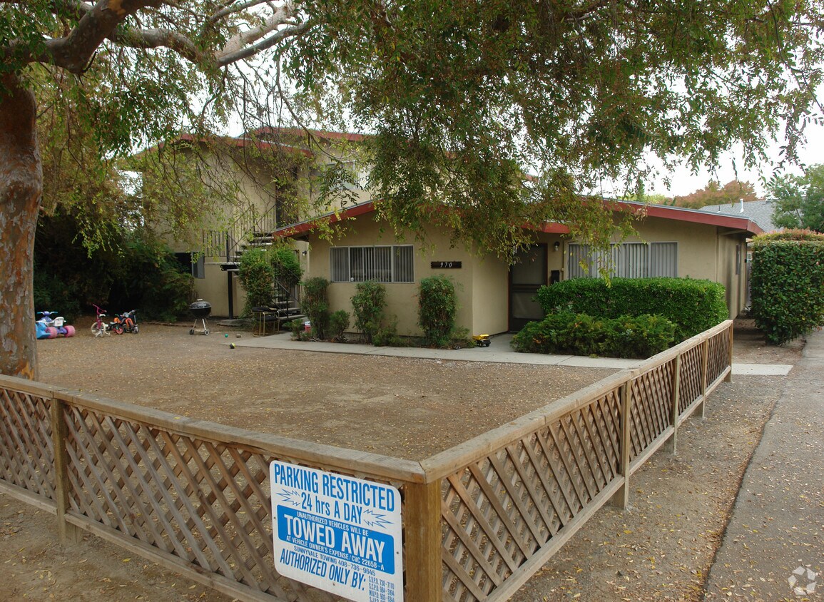 Foto principal - 970 W Weddell Dr