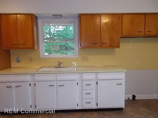 Building Photo - 1679 Tanglewood Dr