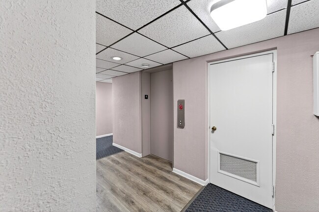 Foto del edificio - 6218 Palma del Mar Blvd S