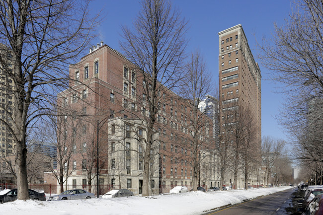 Building Photo - Lake Vista Apartments