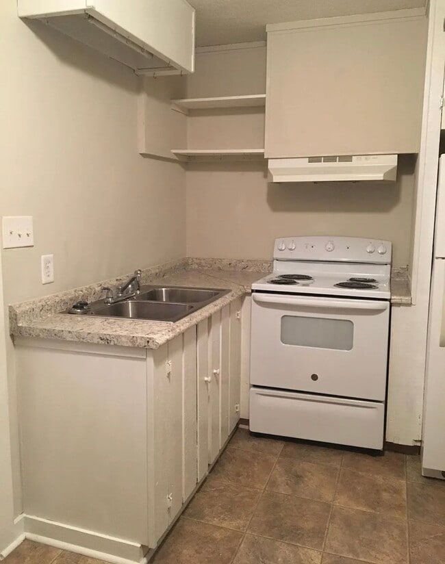 Building Photo - 106 Juniper Ln