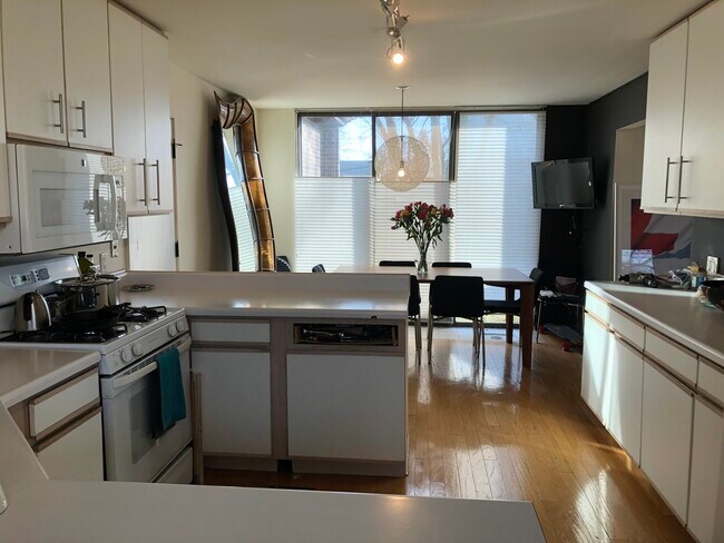 Foto del edificio - 220 Southgate Dr