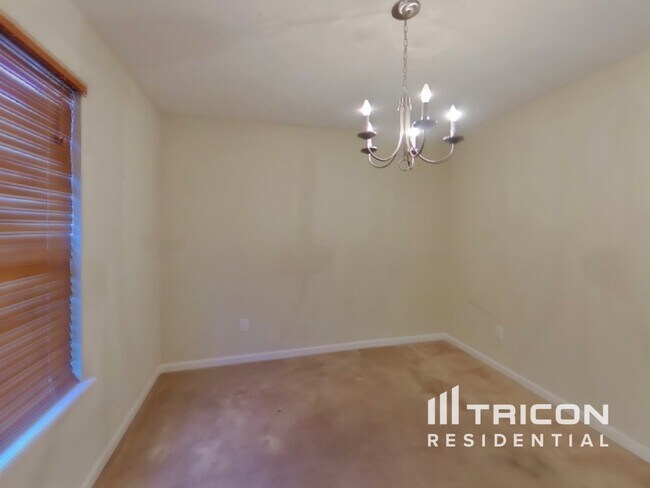 Foto del edificio - 8146 Birchfield Dr