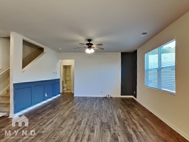 Building Photo - 8286 Middlebrook Dr