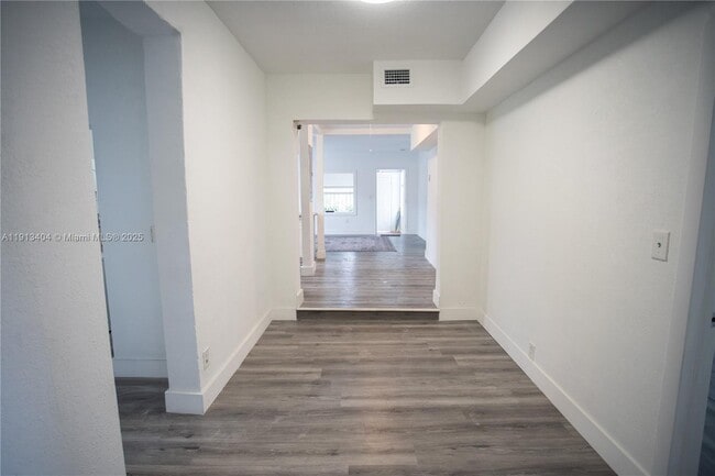 Foto del edificio - 1176 NW 48th St