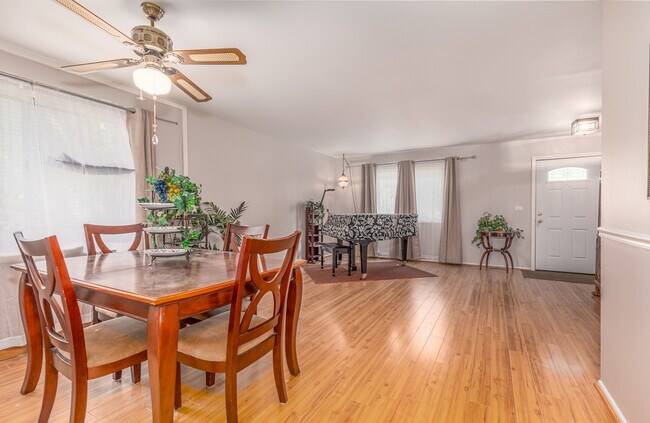 Foto del edificio - 1133 Bramble Ave