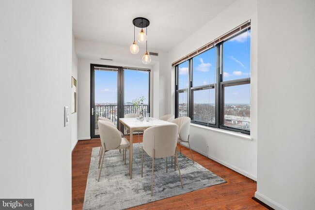 Foto del edificio - 1390 Kenyon St NW