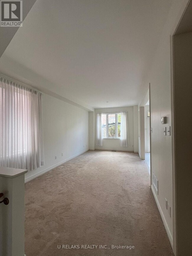 Building Photo - 170 Chudleigh St