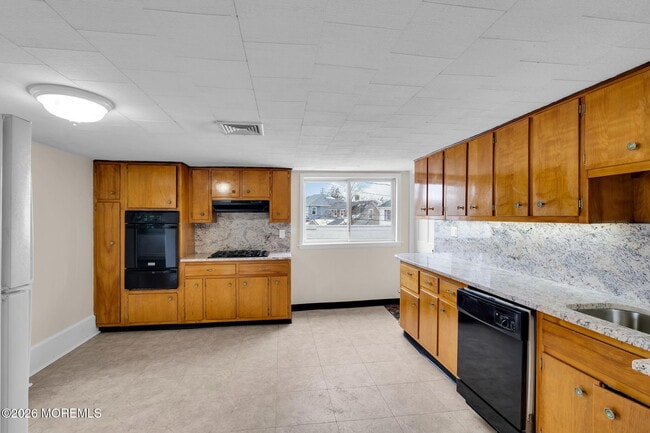 Building Photo - 1001 Arnold Ave