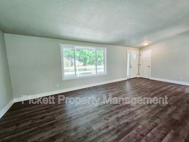 Foto del edificio - 10590 NW Contact Ct