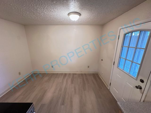Foto del edificio - 8537 NE Halsey St