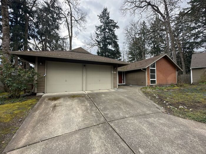 Fantastic home in wooded setting! House Rental in Beaverton, OR