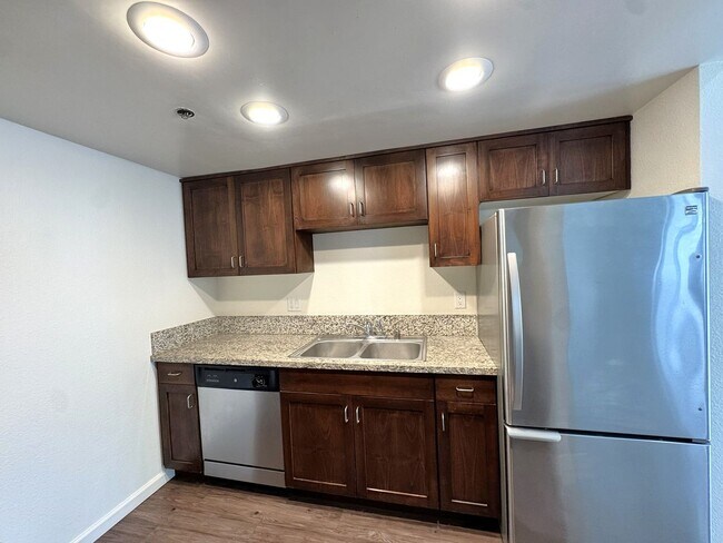 Foto del edificio - 2 BED WITH LOFT AT SOUTHWOOD CONDOS Sinshe...