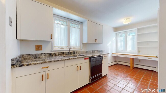 Foto del edificio - 6 Lyle Ct