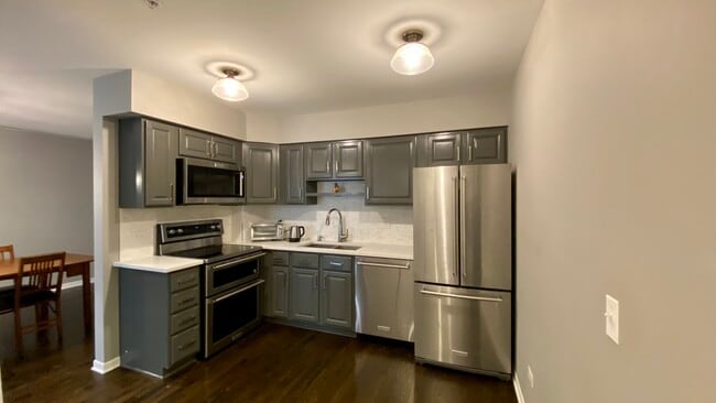 Building Photo - 808 Judson Ave