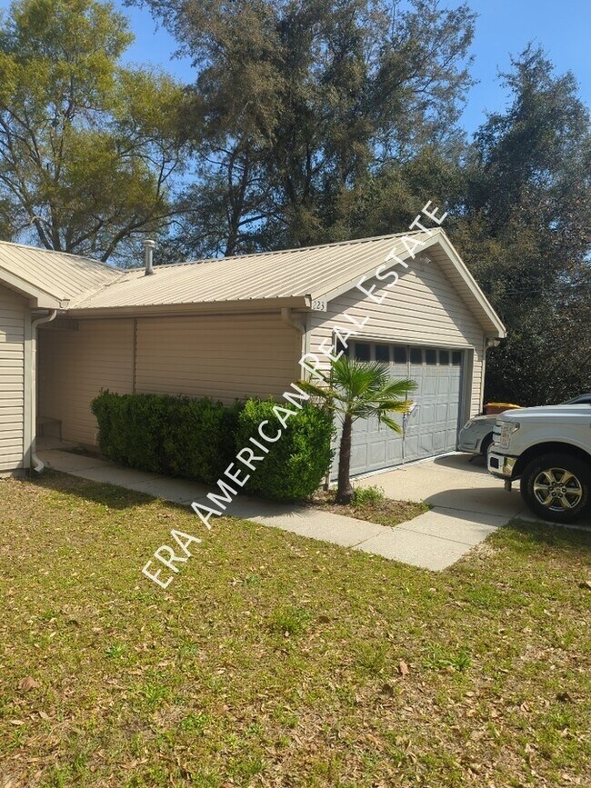 Building Photo - 223 Grand Prix Dr