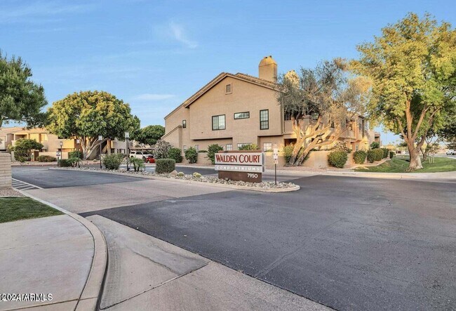 Foto del edificio - 7950 E Starlight Way