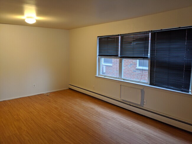 Building Photo - 53 Myrtle Ave