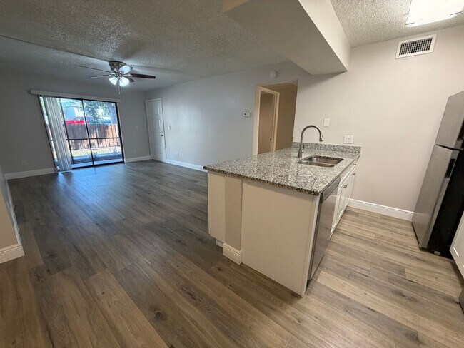 Foto del edificio - ANNUAL RENTAL - 2 BED / 2 BATH CONDO AT MYSTIC GARDENS