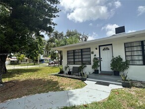 Building Photo - 436 N 28th Ave