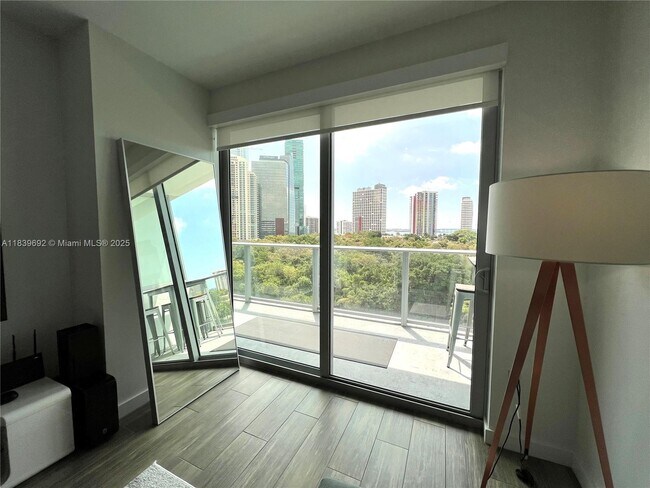 Foto del edificio - 1600 SW 1st Ave