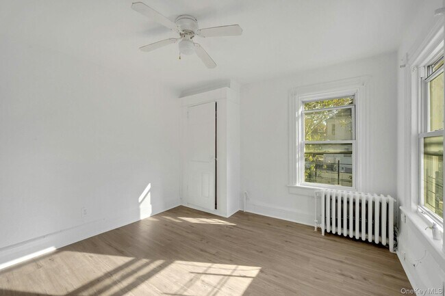 Building Photo - 333 S 6th Ave