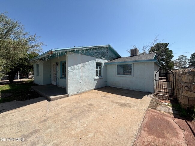 Building Photo - 212 Red Robin Dr