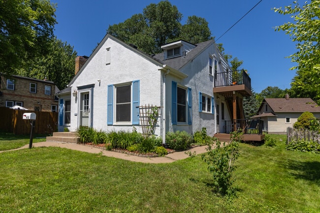 Building Photo - 412 Bircher Ave