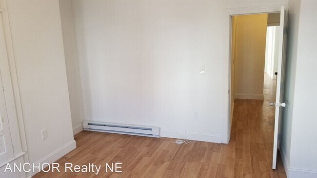 Building Photo - 3 br, 1 bath House - 241 N Creighton St
