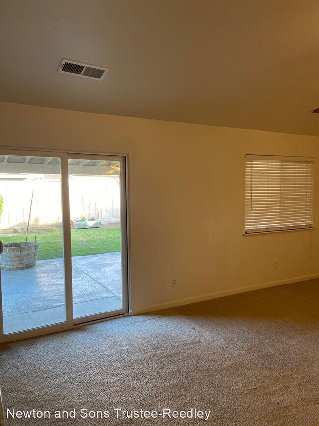Building Photo - 3 br, 2 bath House - 252 N 5th Street
