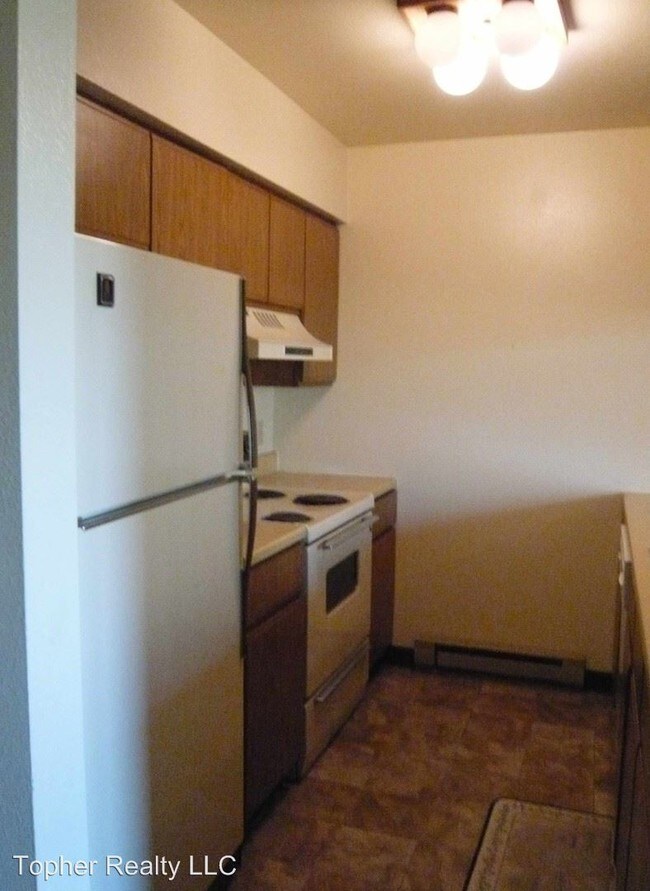 Building Photo - 39-46 Cloverview Dr