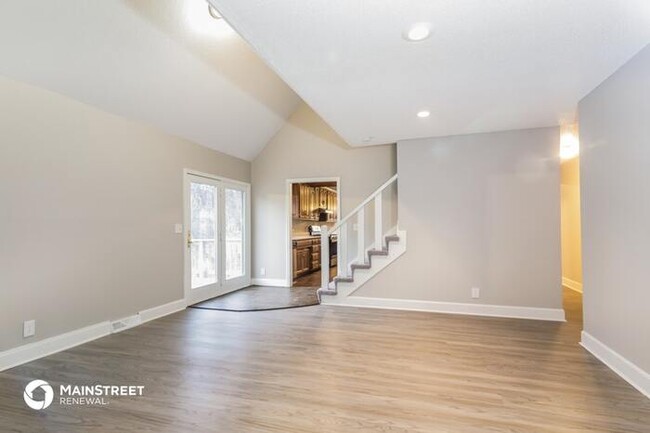 Building Photo - 6920 Halsey Dr, Shawnee, KS 66216
