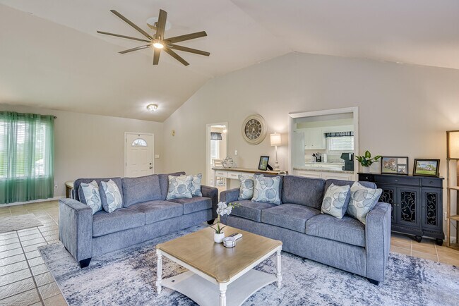 Foto del edificio - 634 Kettle Creek Dr