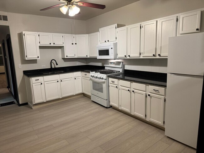 Building Photo - 2132 S Harding Ave Building Photo - 2132 S Harding Ave