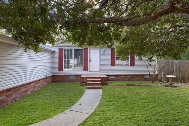 Foto del edificio - 16290 Wild Oak Ln
