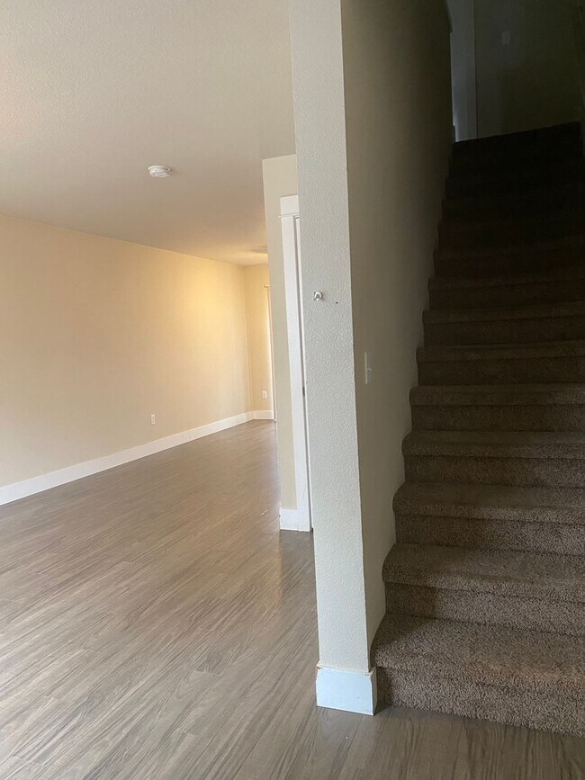 Foto del edificio - 8527-8539 SE Clinton 7 plex