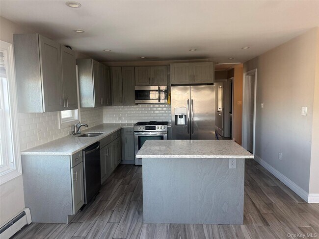 Foto del edificio - 614 Monroe Blvd