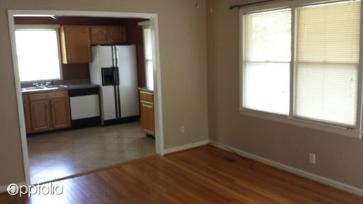 Building Photo - 2413 Putnam St