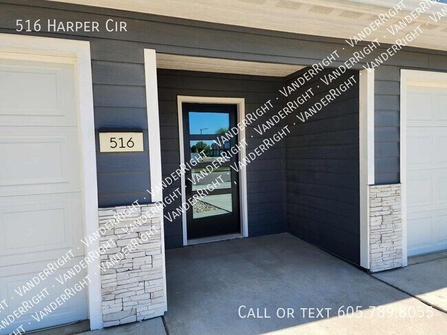 Foto del edificio - 516 Harper Cir