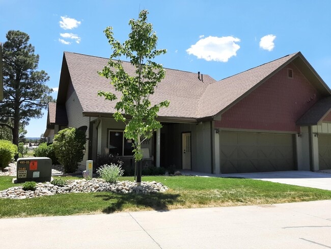 Building Photo - 135 Eaton Dr
