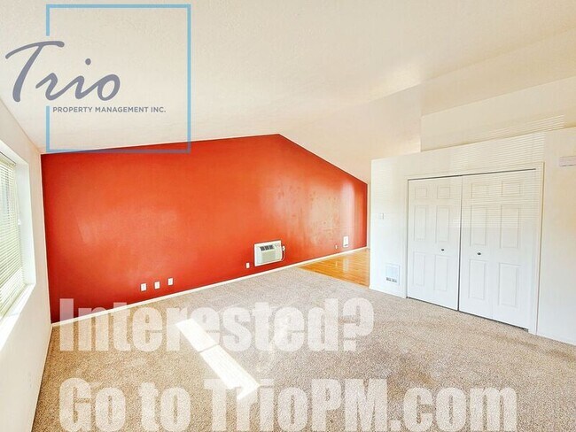 Building Photo - 592 Blue Jay Loop