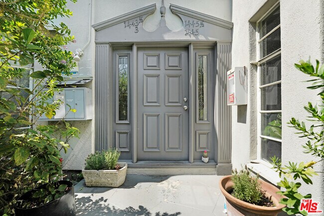 Foto del edificio - 1443 Hayworth Ave