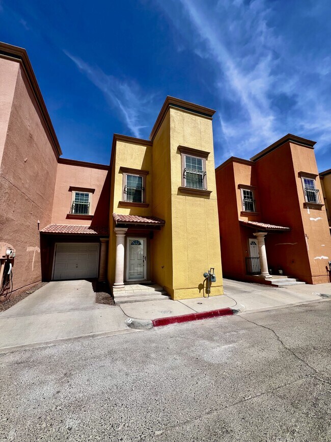 Building Photo - 3150 N Yarbrough Dr