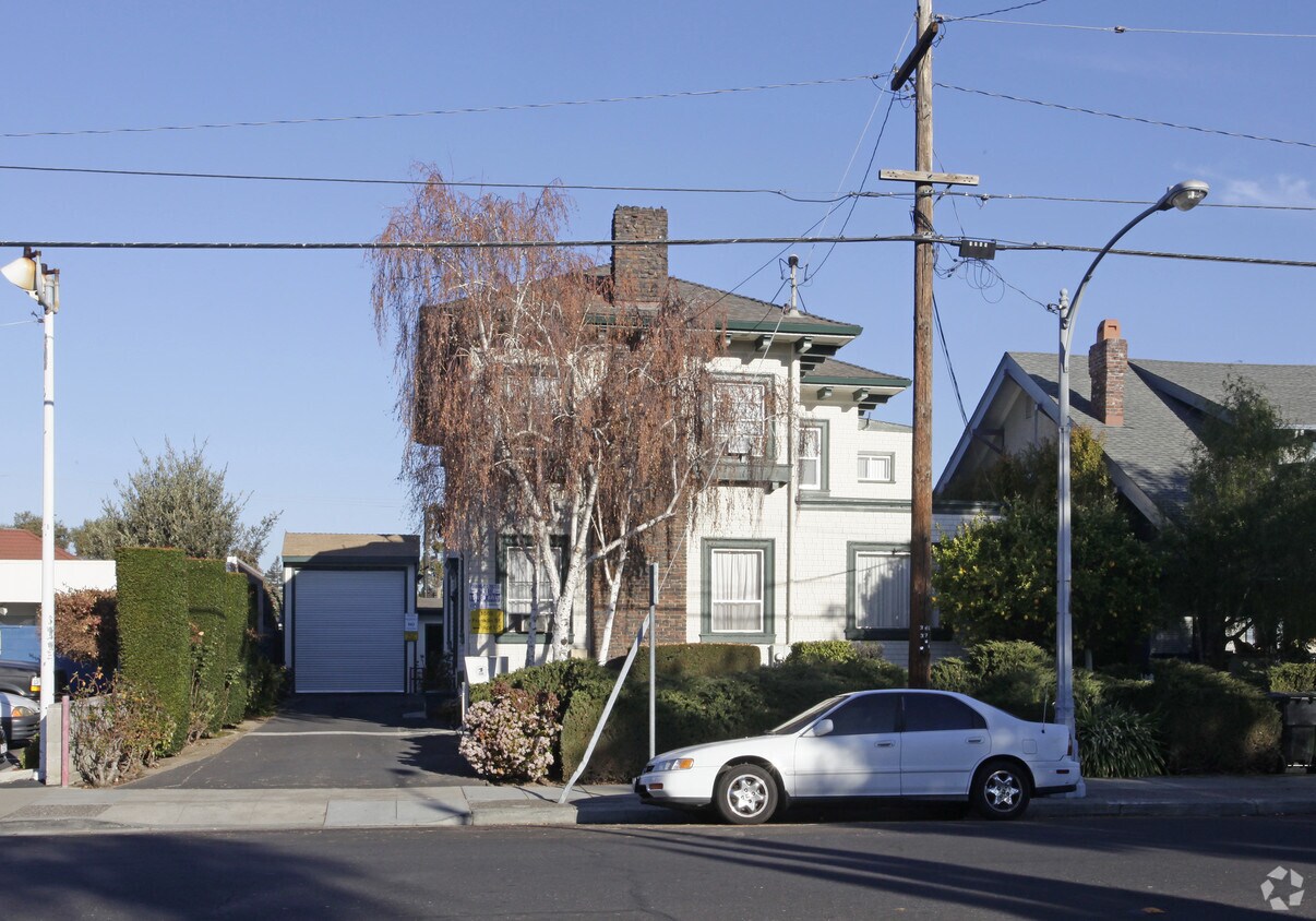 Primary Photo - 1565 Franklin St